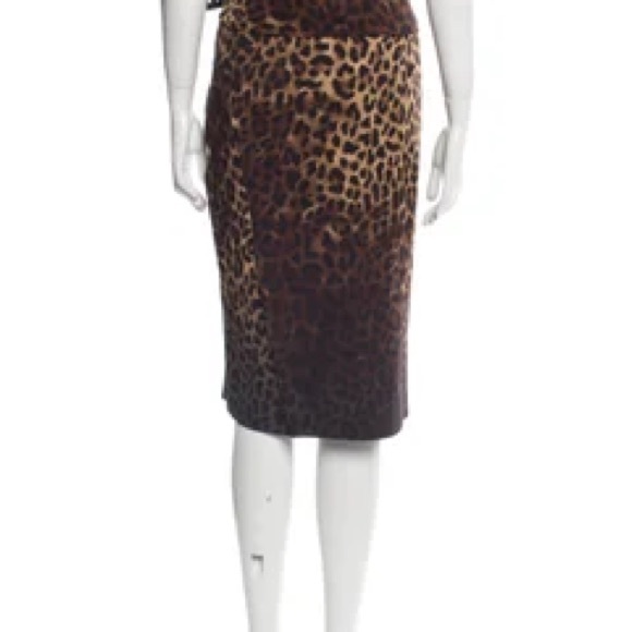 TOM FORD
Animal Print Knee-Length Skirt w/ Tags
Size: M | US8, IT44 - Picture 3 of 3